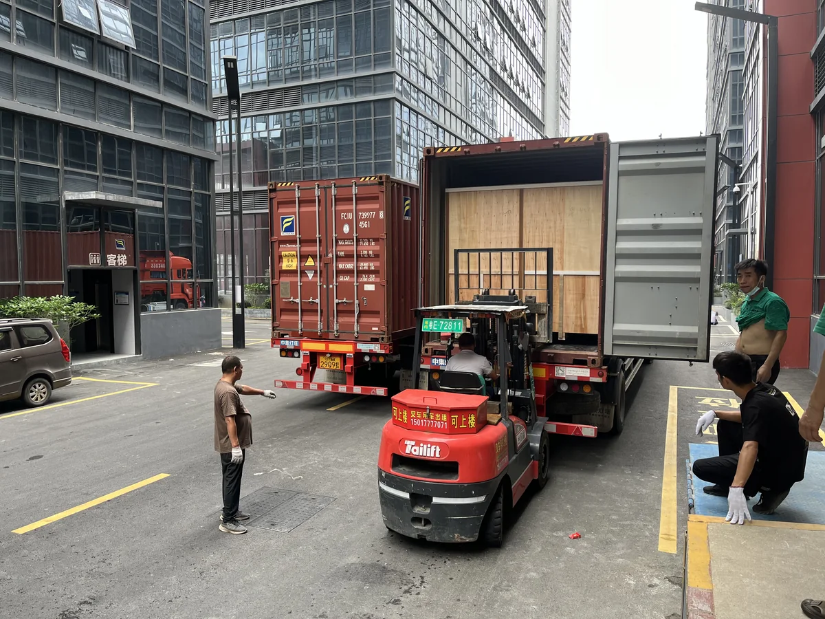 ZXSMART machinery being loaded for export shipment