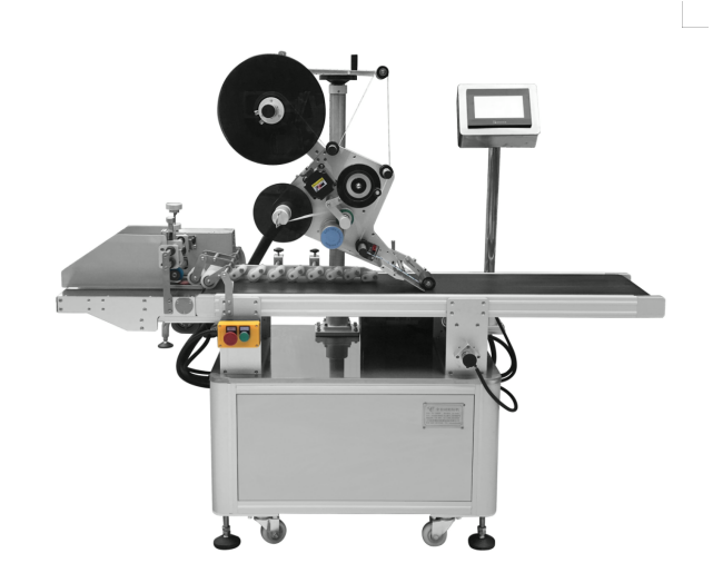 Flat Bottle Labeling Machine